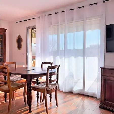 Apartment Le Lavandou, 3 Pieces, 4 Personnes - Fr-1-251-465 *